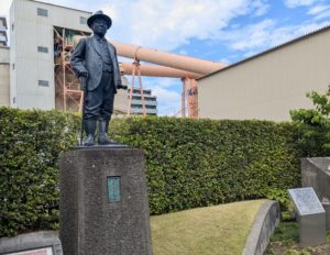 セメント工業発祥の地碑(アサノセメント)1